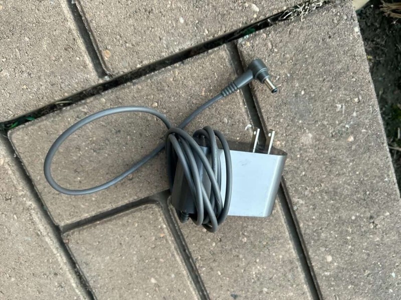 Dyson Charger and Filter (V10) gallery