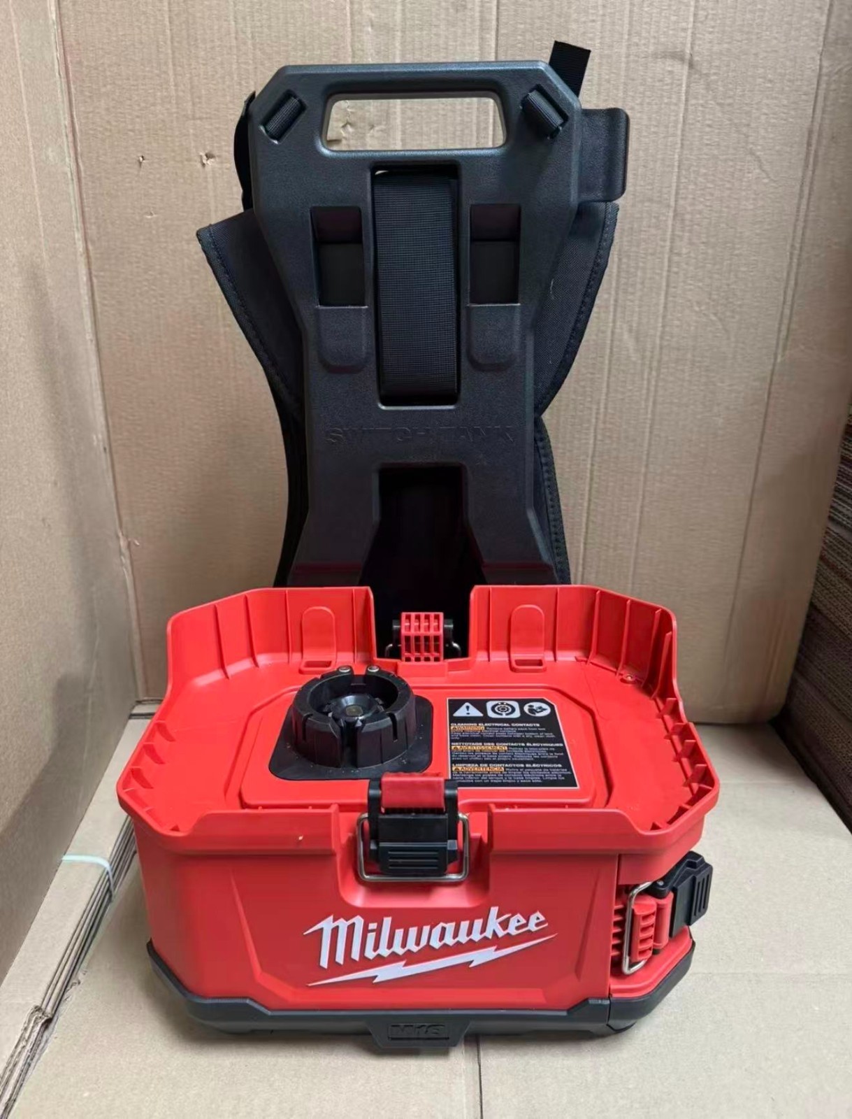 Milwaukee M18" SWITCH TANK" Powered Base 4 Gallon (2820-20PS) gallery