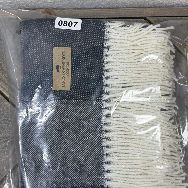 LANDS DOWNUNDER HAMPTON PLAID HERRINGBONE THROW BLANKET 51"x 67" NAVY BLUE gallery