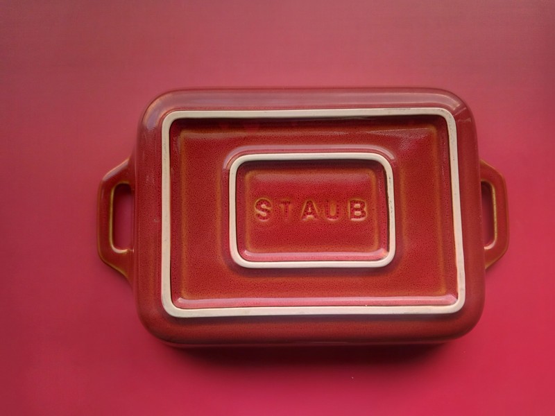 STAUB Ceramic Rectangular Baking Dish 10" X 6 1/2"◾ Cranberry MINTY!1 gallery