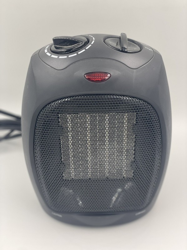 GreenTouch 1500W Oscillating Ceramic Heater with Adjustable Thermostat Black gallery