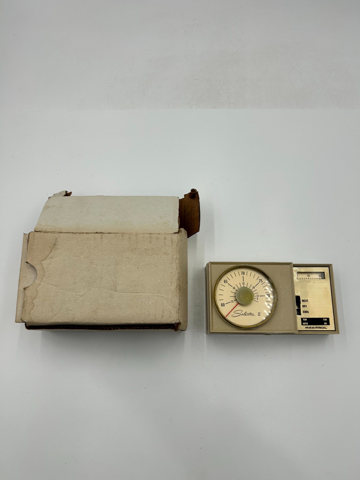 Vintage Maxitrol Selectra II Mechanical Thermostat Heat/Cool Off Wall Mounted gallery