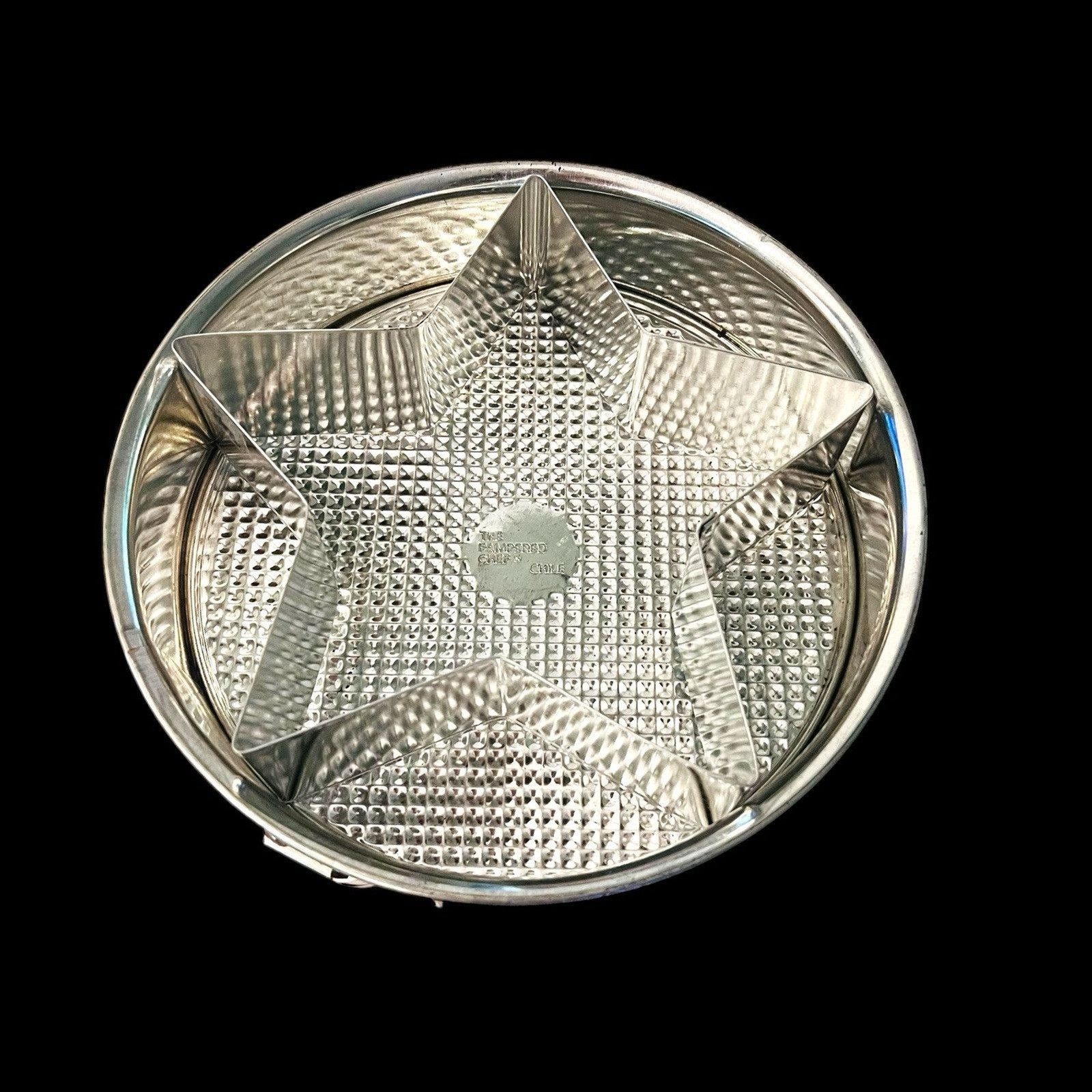 The Pampered Chef 9" Springform Pan With Star Form/Insert Set gallery