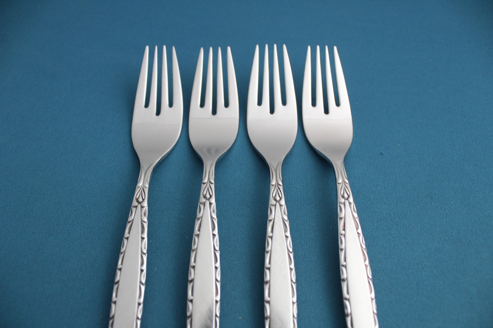 4 Dinner Forks ONEIDA Community VENETIA Stainless 7 3/8" gallery