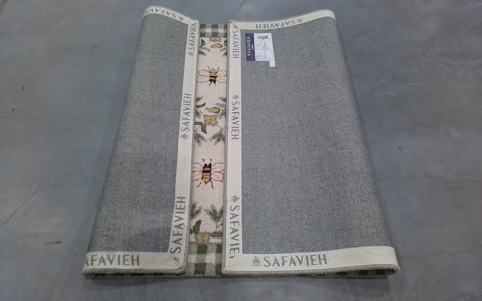 IVORY / GREEN 3'-9" x 5'-9" Back Stain Rug, Reduced Price 3172810291 HK55A-4 gallery
