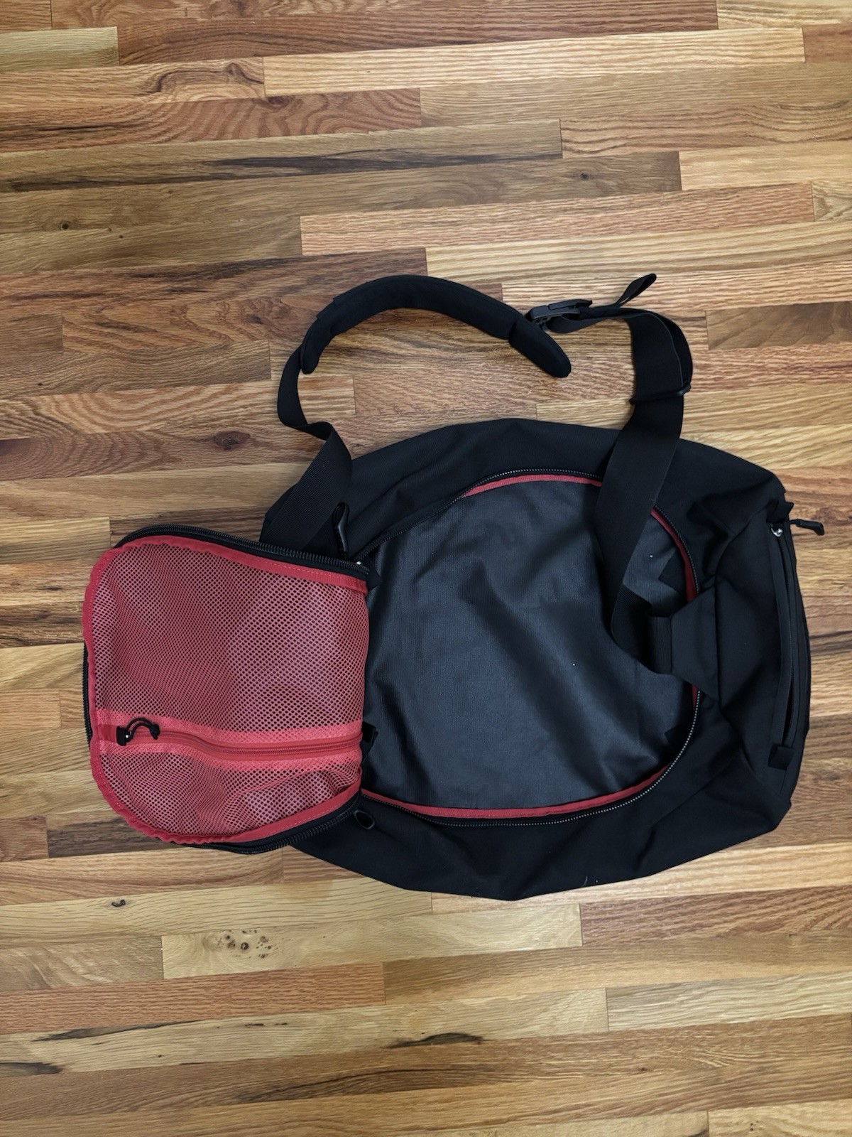 Osprey Trillium Duffel Bag Black/Red 2