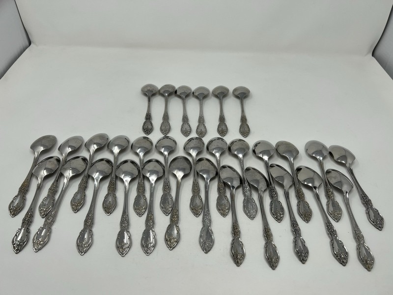 Oneida Stainless 18/0 Flatware WORDSWORTH Teaspoons - Lot of 31 - 5.93 inches gallery