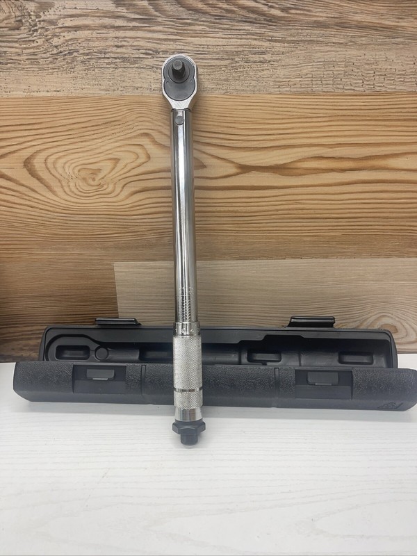 Pittsburgh Pro Click-Type 3/8" Torque Wrench With Storage Case gallery