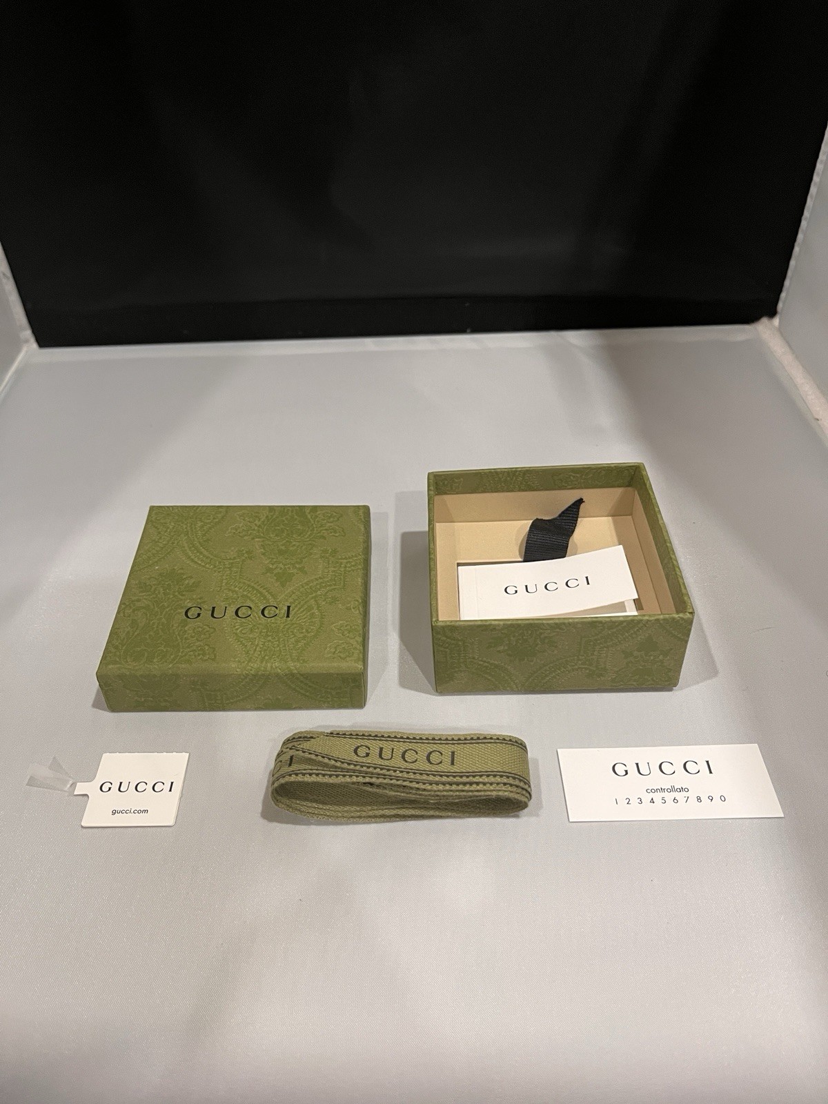 Gucci Small Green Brocade Gift Empty Jewelry Box Wallet - Empty 3” x 3” x 1.5” gallery