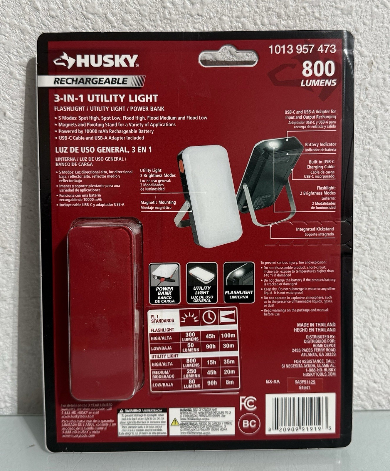 Husky 800 Lumen 3-in-1 Rechargeable Utility Light with 10000 mAh Power Bank NWB gallery
