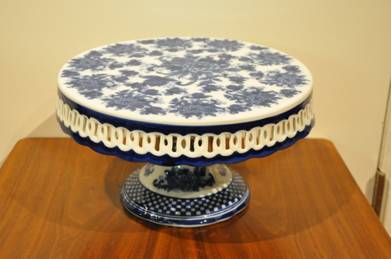 Vintage Cracker Barrel Blue & White Porcelain Pedestal Cake Plate Stand 11" gallery