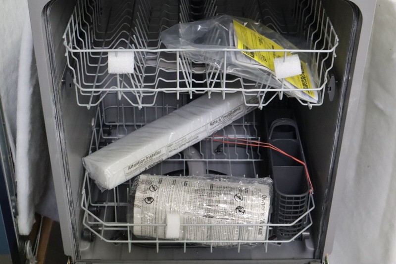 GE GDF535PSRSS 24" Stainless Full Console Dishwasher NOB #162087 gallery
