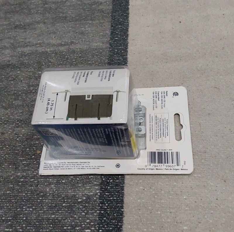 Leviton 24W USB (Type A/Type C) & GFCI Electrical Outlet ( GUAC1-BW) NEW F3 gallery