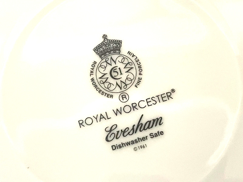 Royal Worcester Evesham Gold Dinner Plates 10 1/2" (Set Of 4) gallery