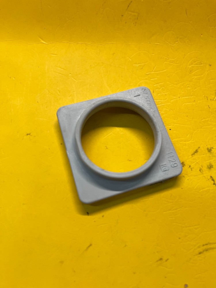 NOS STIHL INTAKE MANIFOLD SUPPORT PLATE #1129 141 3300 SHIP WITHIN USA