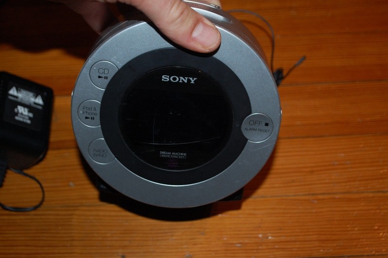 Sony Dream Machine ICF-CD3iP FM/AM Clock Radio w/CD Player iPhone Dock gallery