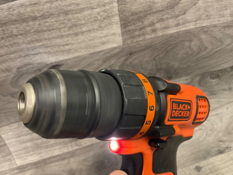 Black + Decker 20V Cordless Drill/Driver LDX120 + LBXR20 Battery + Charger NICE gallery