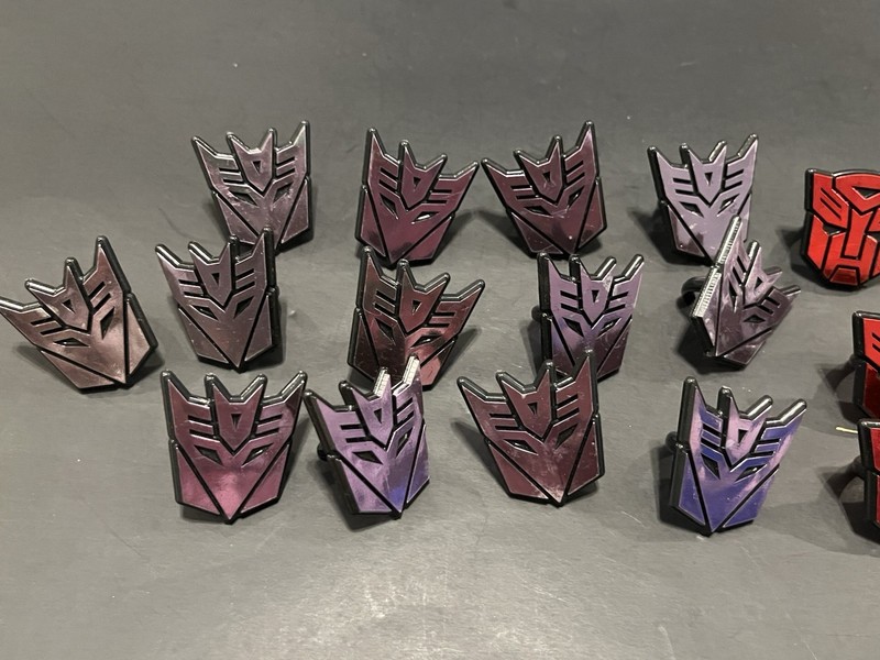 24 Transformers Plastic Rings Hasbro Cake Topper VHTF RED & PURPLE CHROME gallery