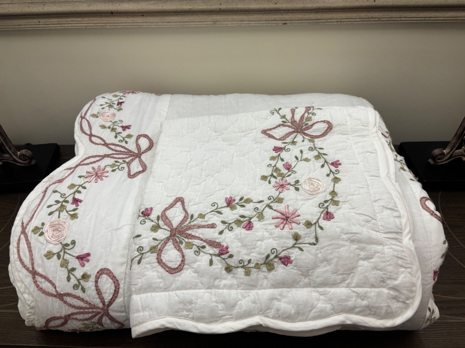Pottery Barn LoveShackFancy Bow Embellished Quilt ~ Full/Queen & 1 sham~ READ gallery