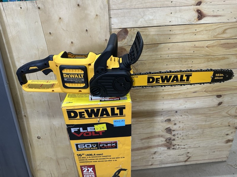DeWalt FlexVolt 60V 16" in Brushless Chainsaw DCCS670B (Tool Only) Open Box gallery