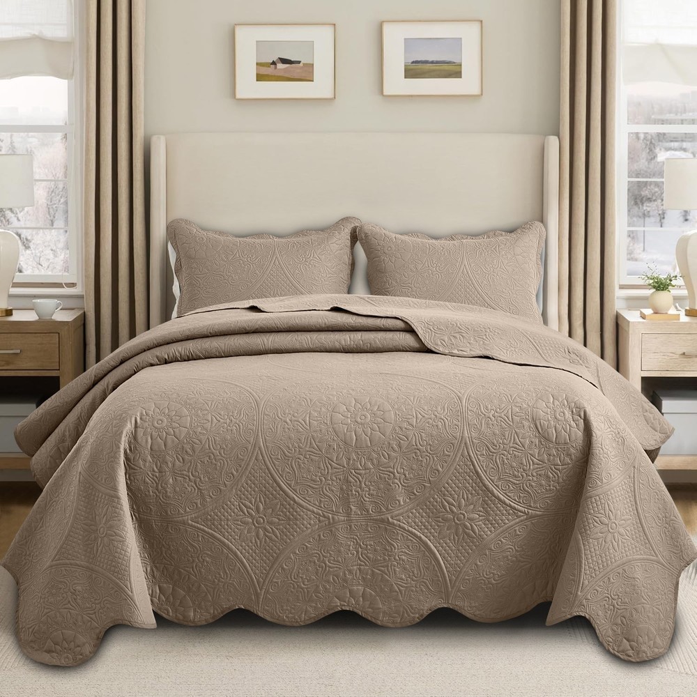 Floral Pattern Quilt Set Soft Lightweight Bedspread with Pillow Shams Queen King