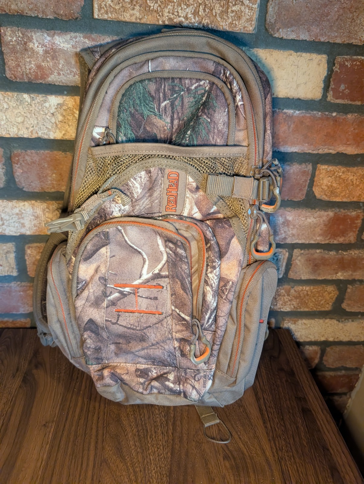 Redhead Upstream Hydration Backpack Camo Camouflage Red head Pack Daypack