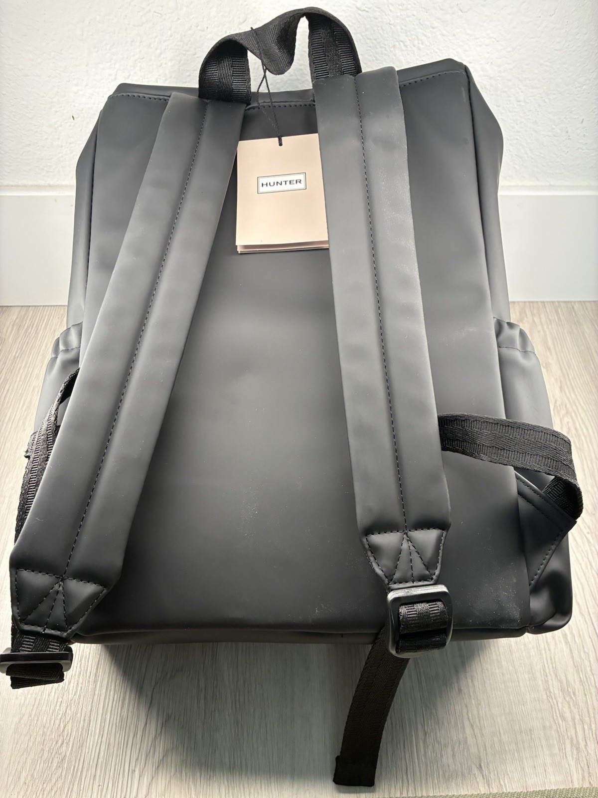 HUNTER Top Clip Backpack Smooth Black with Red Zipper 4