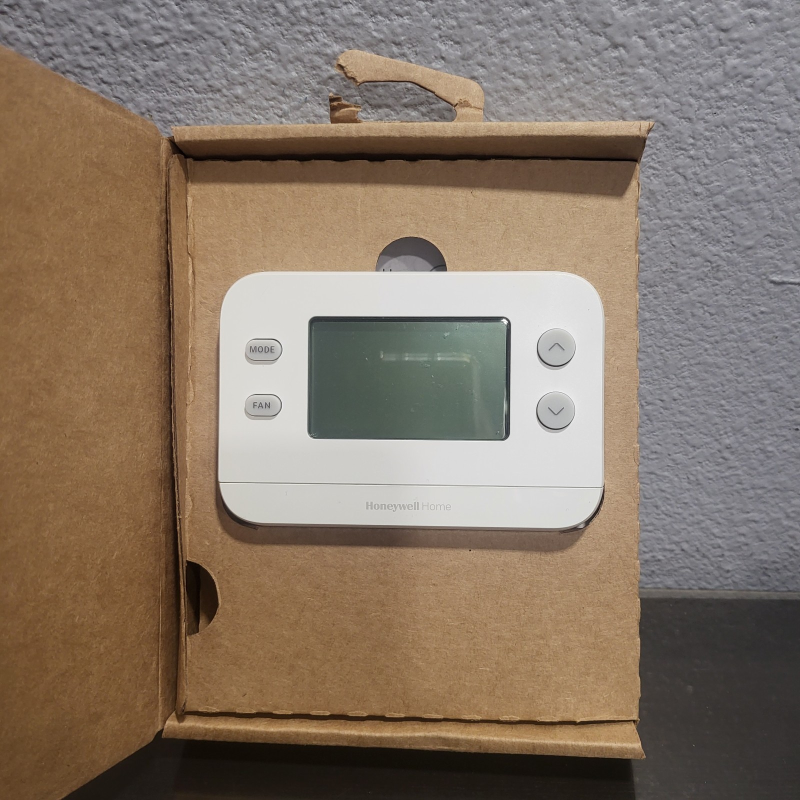 Honeywell Home X1N Non-Programmable Thermostat, Single-Stage, 1-Heat/1-Cool gallery