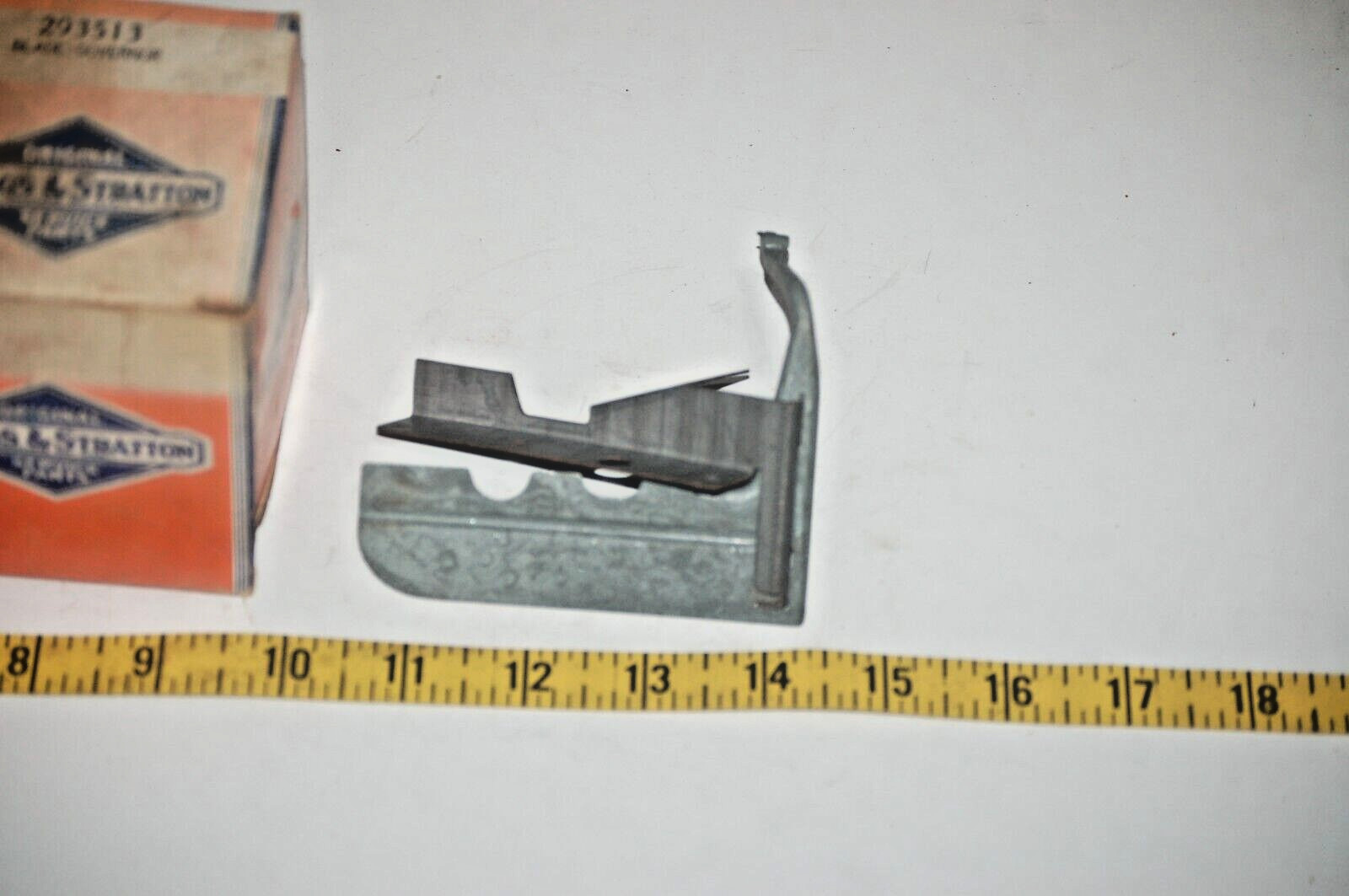 Vintage NOS Briggs and Stratton Blade - Governor - P# 293513 gallery