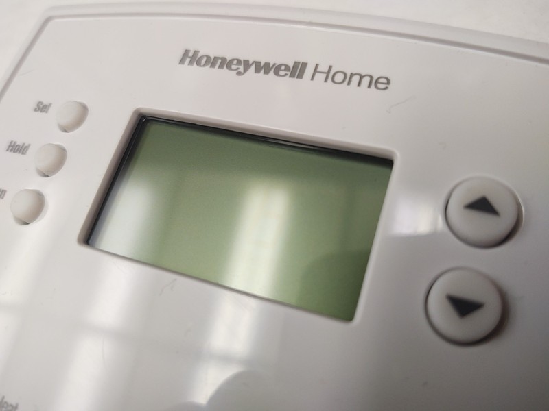Honeywell Digital 1-week Programmable Thermostat White RTH2410B1019 RTH2410B gallery