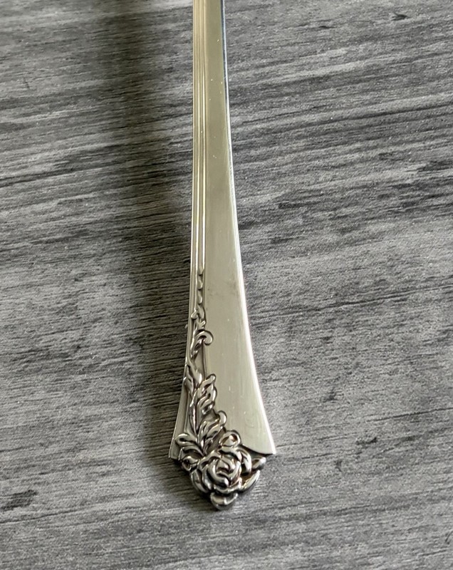 Oneida Damask Rose Stainless Flatware 15 Pc Lot Service For 3 gallery
