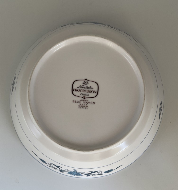 Noritake Progression Blue Haven 8” Round Vegetable Bowl Mint gallery