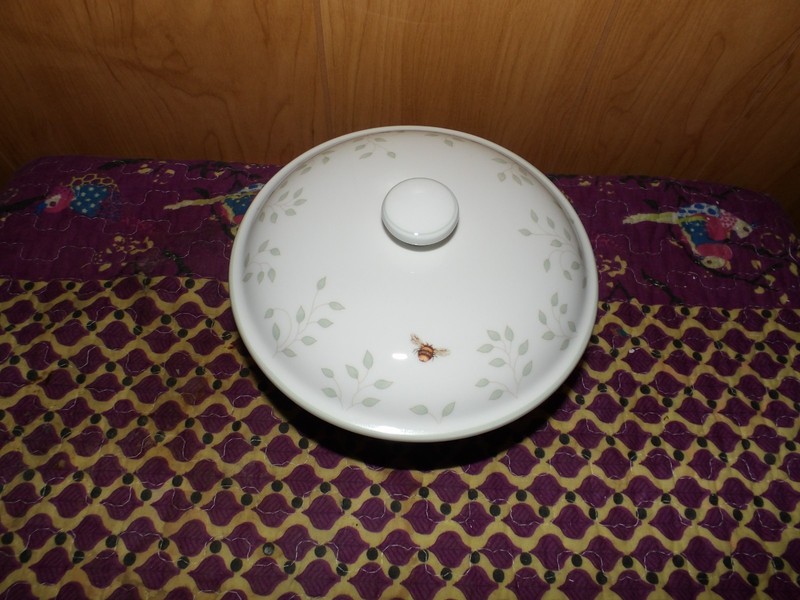 Lenox Butterfly Meadow Covered Casserole Dish 6 1/2 " Bowl Blue Flowers gallery