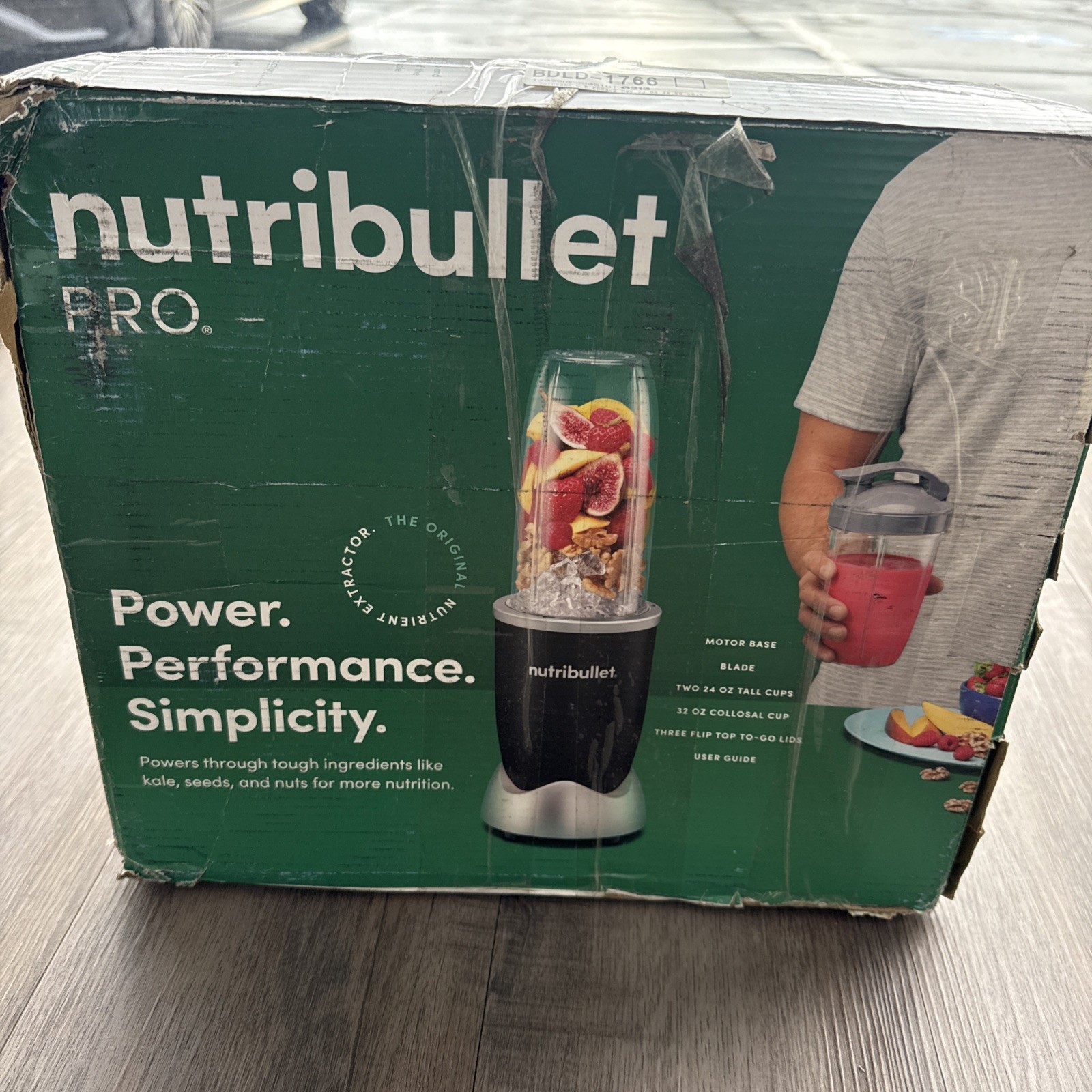 NutriBullet Pro 900W Single-Serve Blender Bundle — Black Stainless — DAMAGED BOX gallery