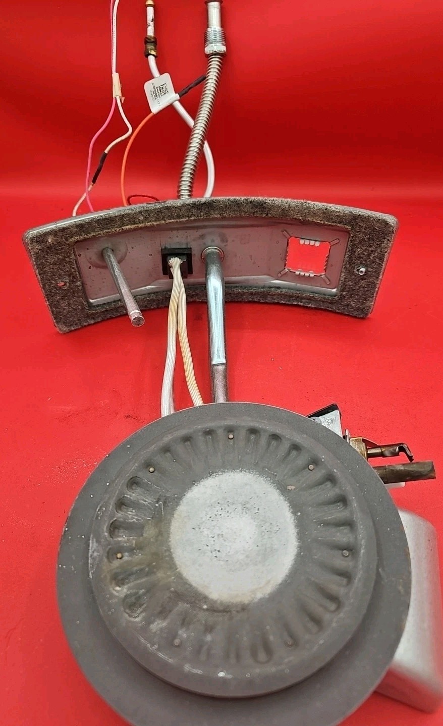 AO Smith 18 Inch Burner Assembly Natural Gas 321165-002 CS8840B1117 100078039 gallery