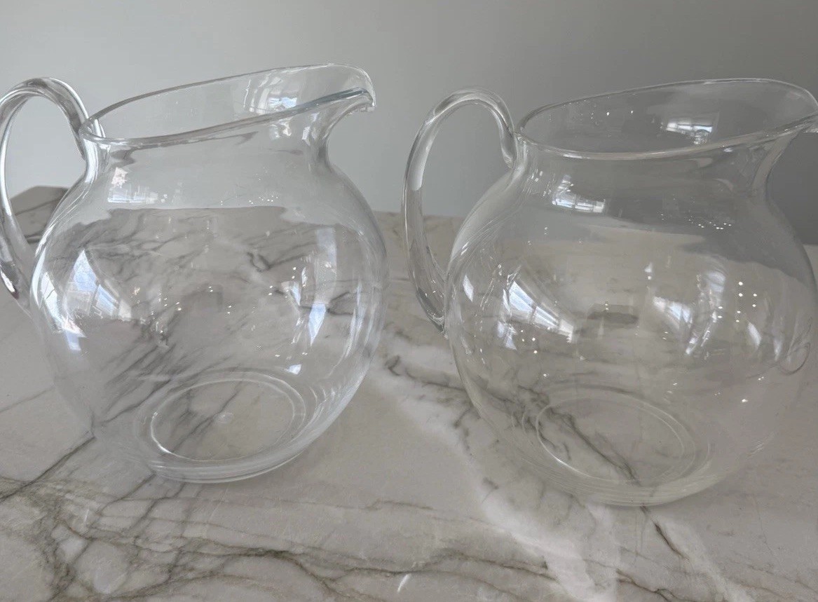 2 Pitchers 100oz Clear Acrylic Plastic Water Pitcher Shatterproof gallery
