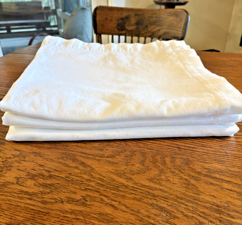 Williams Sonoma "Square" RN71395 table cloth white Pre-owned 3 avail. 66"x62" gallery