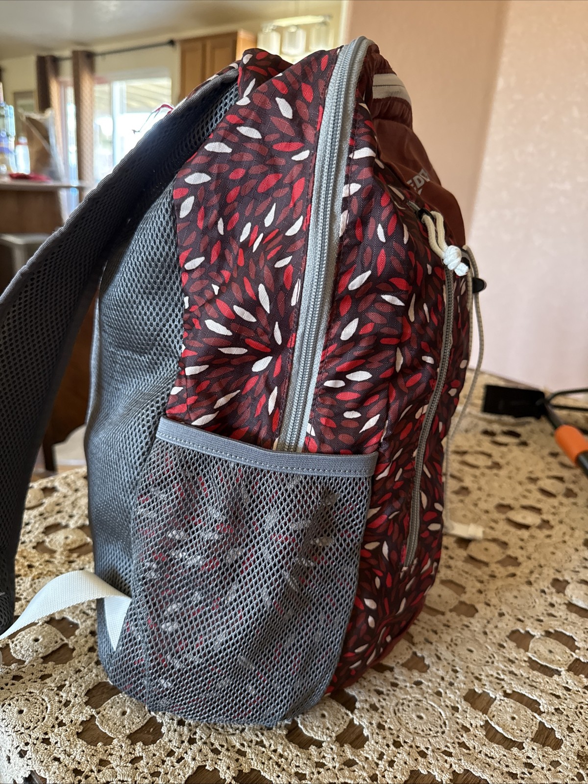 Eddie Bauer Lightweight Hiking Backpack EUC 2
