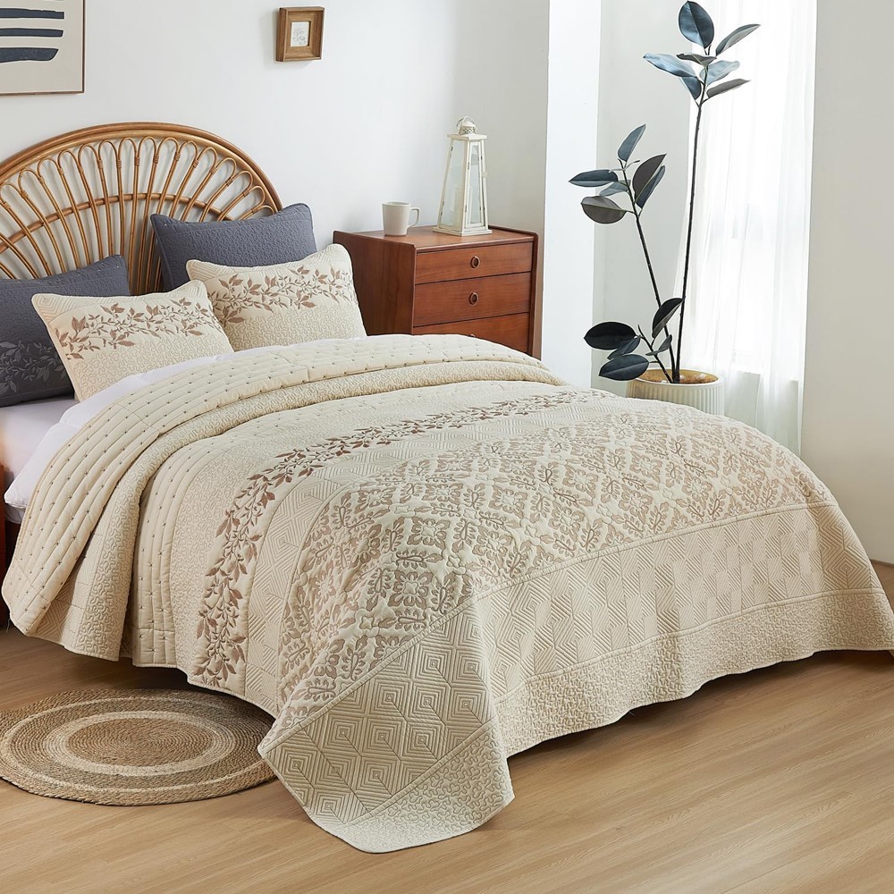 Floral Embroidered Quilt Set Bedding Set Reversible Farmhouse Bedspread Coverlet gallery