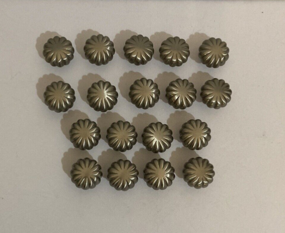 Cabinet Knobs Pulls Melon Scalloped Flower Satin Nickel Boho Retro (lot of 18)