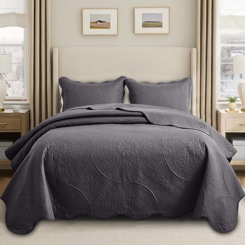 Floral Pattern Quilt Set Soft Lightweight Bedspread with Pillow Shams Queen King gallery