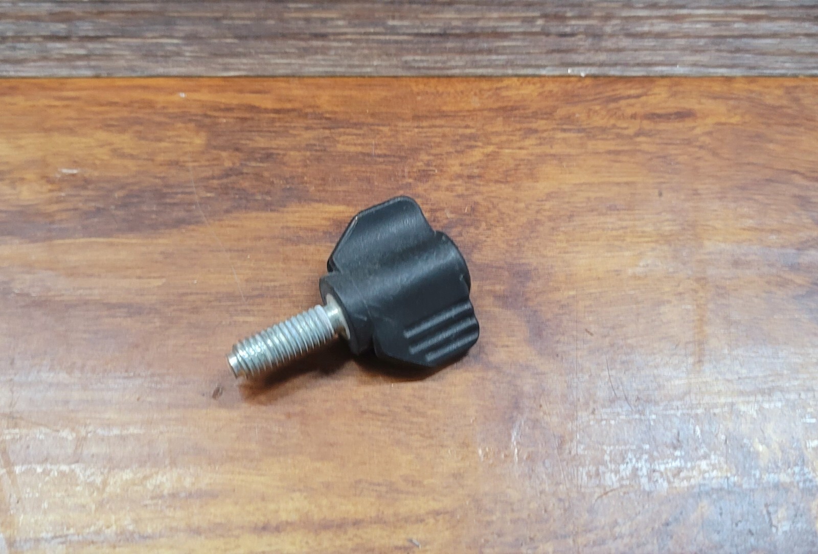 Dewalt KNOB SCREW for DWS780 DWS779 DHS790 Miter Saw 147107-02 gallery