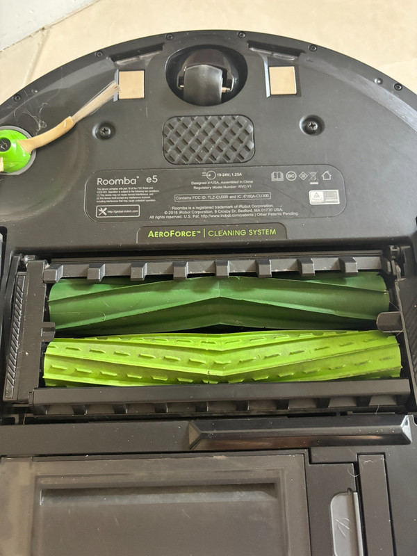 iRobot Roomba E5 Smart Vacuum WiFi enabled W/ Charging Dock & Owner Manual gallery
