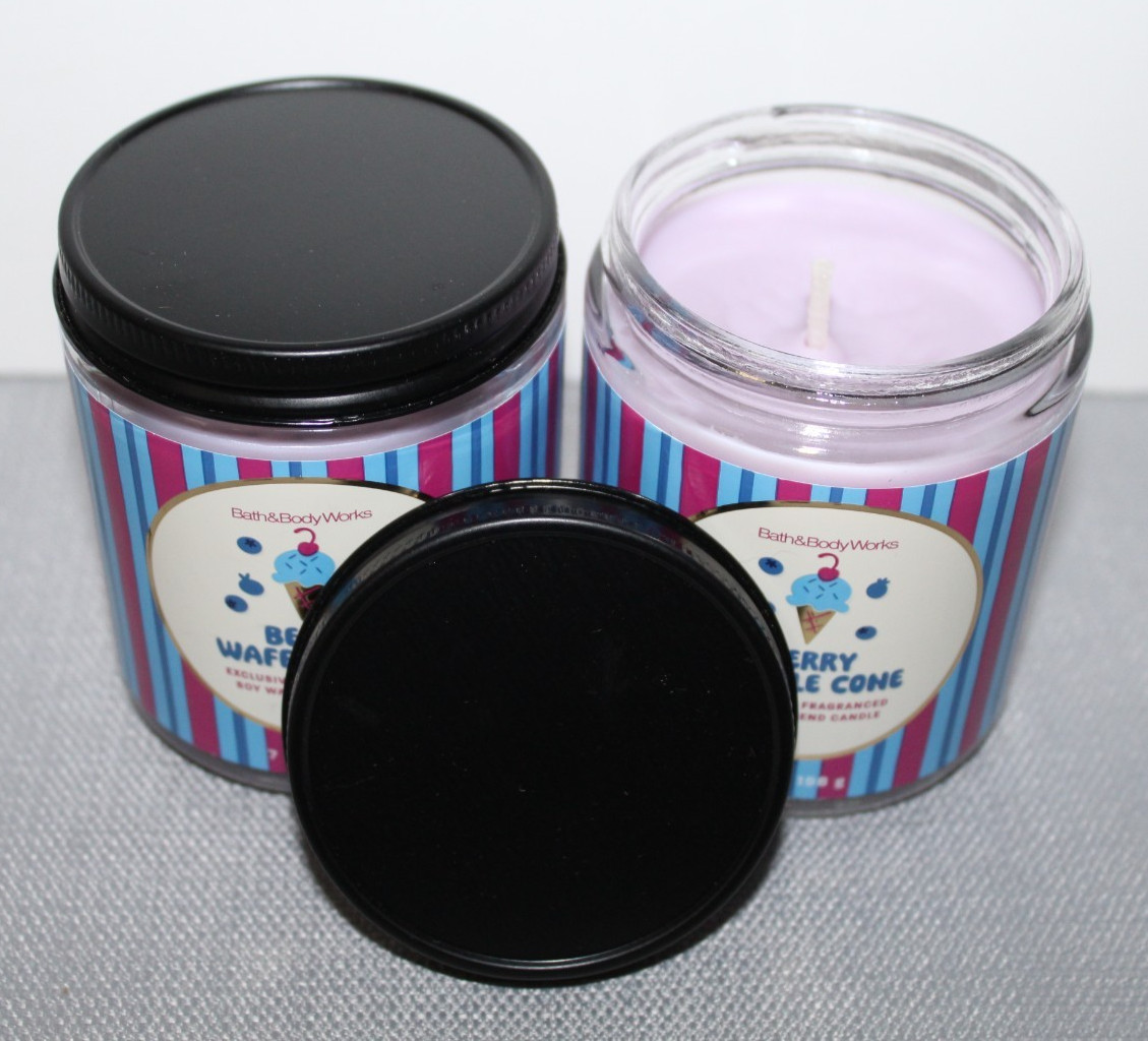 Bath & Body Works Berry Waffle Cone Single Wick 7 Oz Candle x 2 gallery