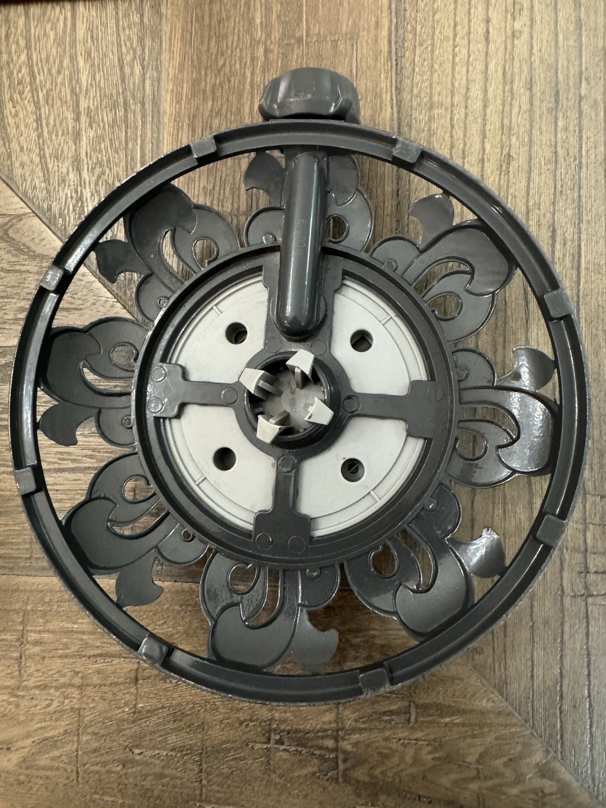Gilmour Stationary Multi-Pattern Sprinkler Decorative Base Lawn Garden Yard gallery