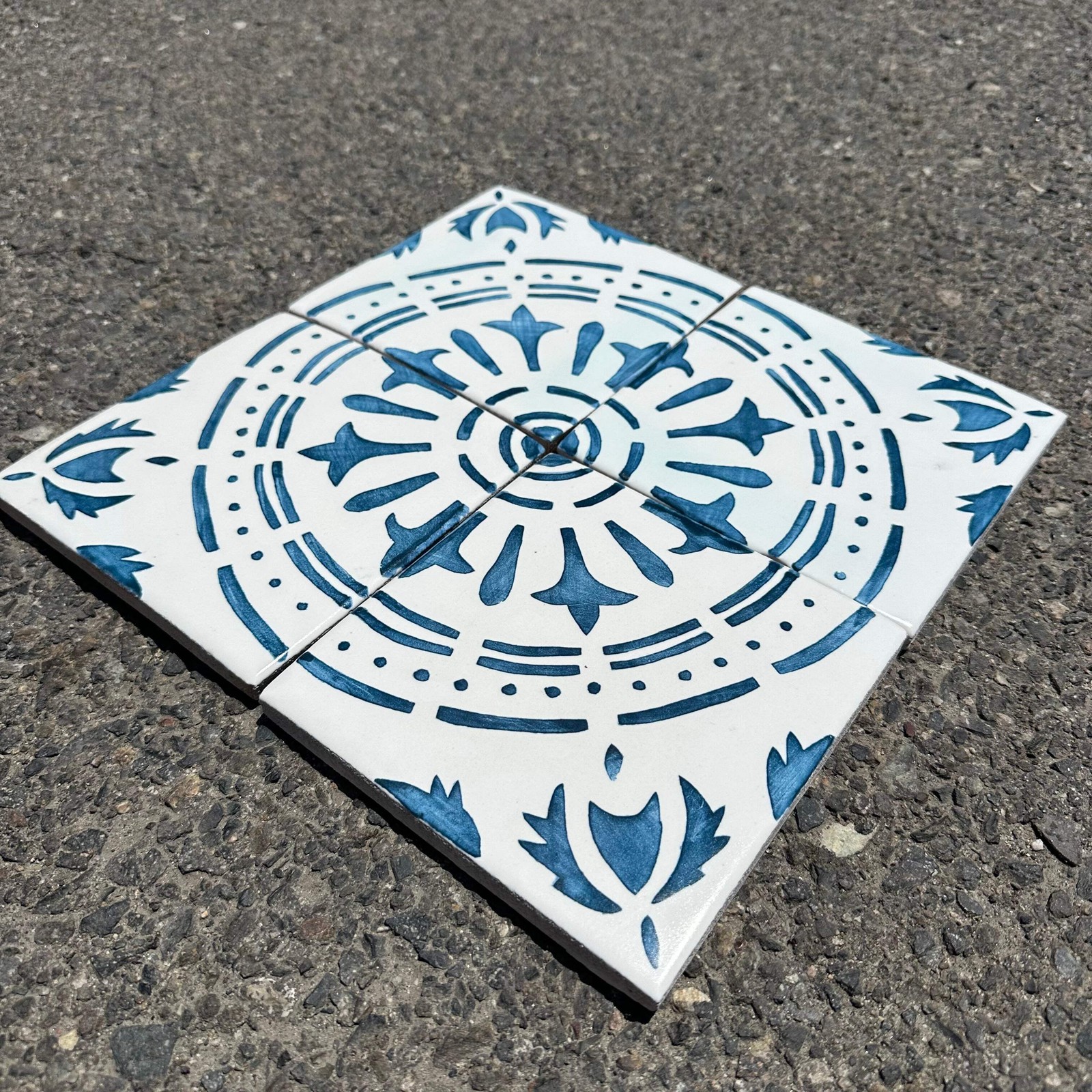 Tabarka Studio | Loggia 14 6x6 Tile, Royal Blue on White gallery