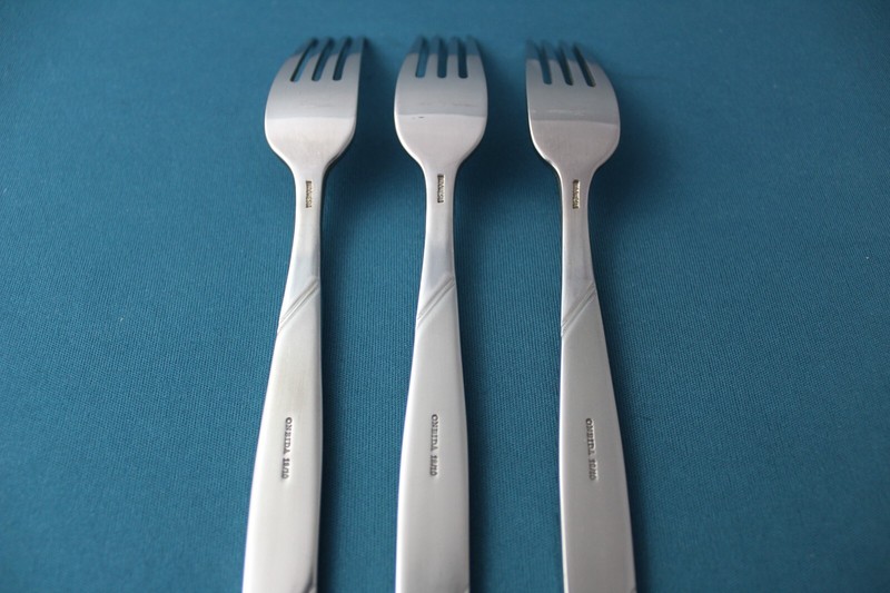 3 Dinner Forks Oneida RISOTTO 18/10 Stainless Frosted Handle 7 3/4" gallery