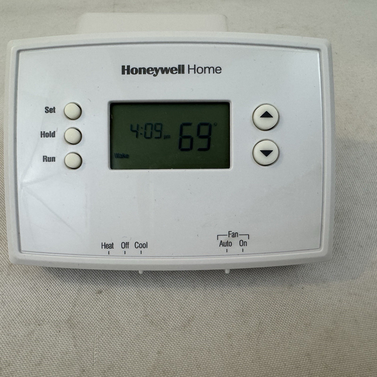 Honeywell 1-Week Programmable Thermostat RTH22181039 Digital Display Fast Ship gallery