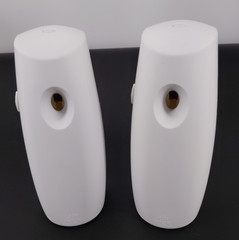 AIR WICK AUTOMATIC SCENT SPRAYER TIMED WALL MOUNTED DISPENSER – LOT OF 2