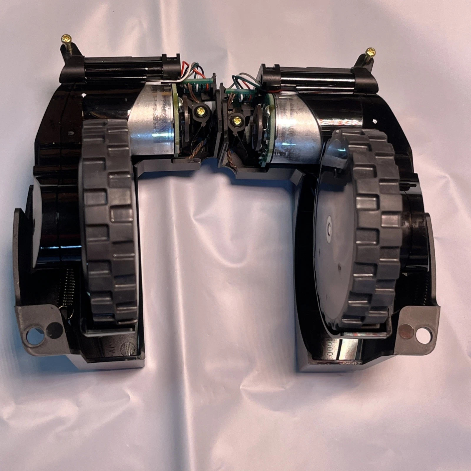 Original iRobot Roomba j9 j9+ Updated Right/Left Wheels Open Box gallery